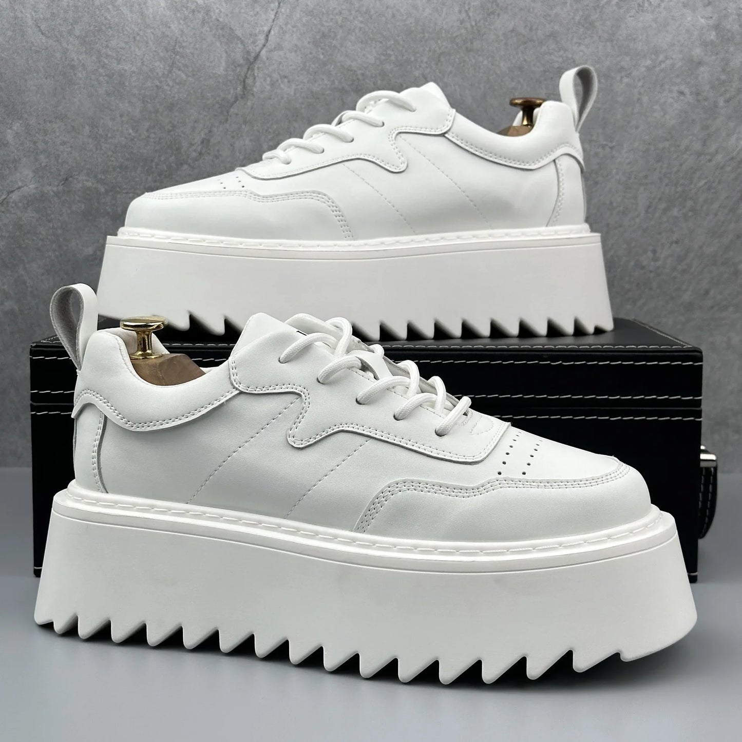 Tênis casual  Ketrox com sola alta de 6 cm